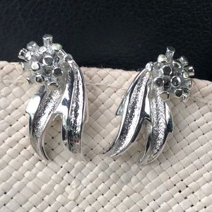 Marboux 2050 vintage clip earrings (E32)